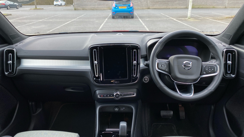 Volvo Xc40 2.0 B4P Plus Dark 5dr AWD Auto Petrol Estate